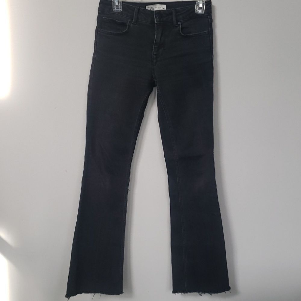 Zara Jeans Womens 2 Black Flare Raw Hem Classic Western Hippie Bohemian